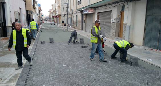 Trisacor mejorando el entorno de la Plaza de la Constitución en Ceutí